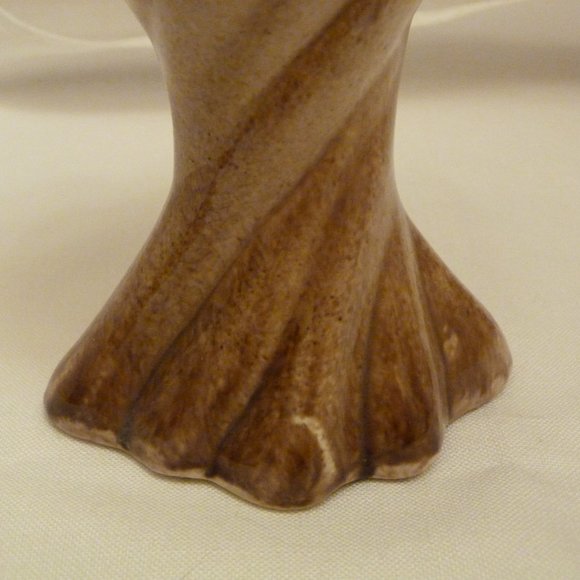 GONDER Art Pottery Made in USA 1940s Twisted 6 Inch Vase - Picture 4 of 11